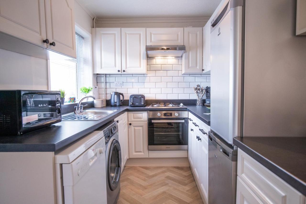 Saltbox Properties- Large!! 3 Bed, 3 Bath House, Parking, Fast Wifi, Town Centre Location! Sleeps 6 Ashby-de-la-Zouch Zewnętrze zdjęcie