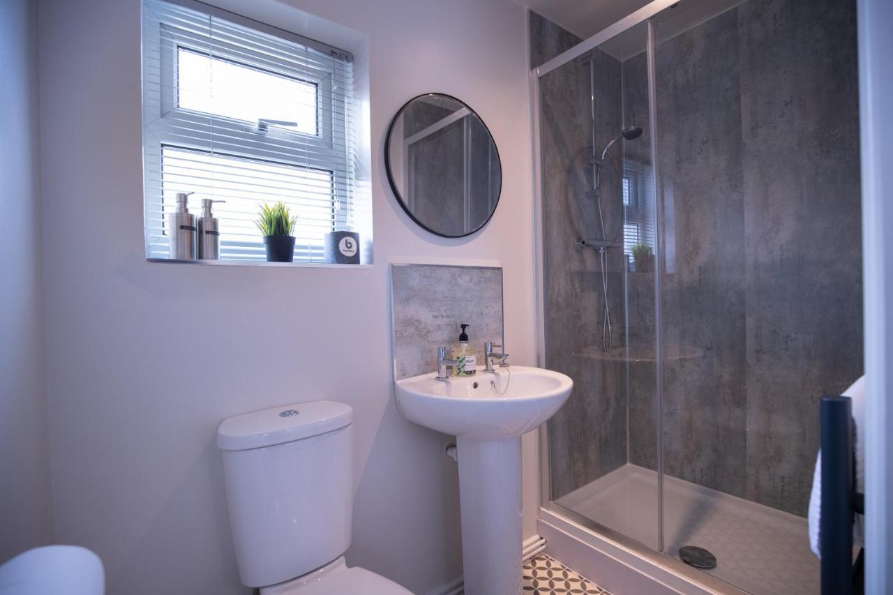 Saltbox Properties- Large!! 3 Bed, 3 Bath House, Parking, Fast Wifi, Town Centre Location! Sleeps 6 Ashby-de-la-Zouch Zewnętrze zdjęcie