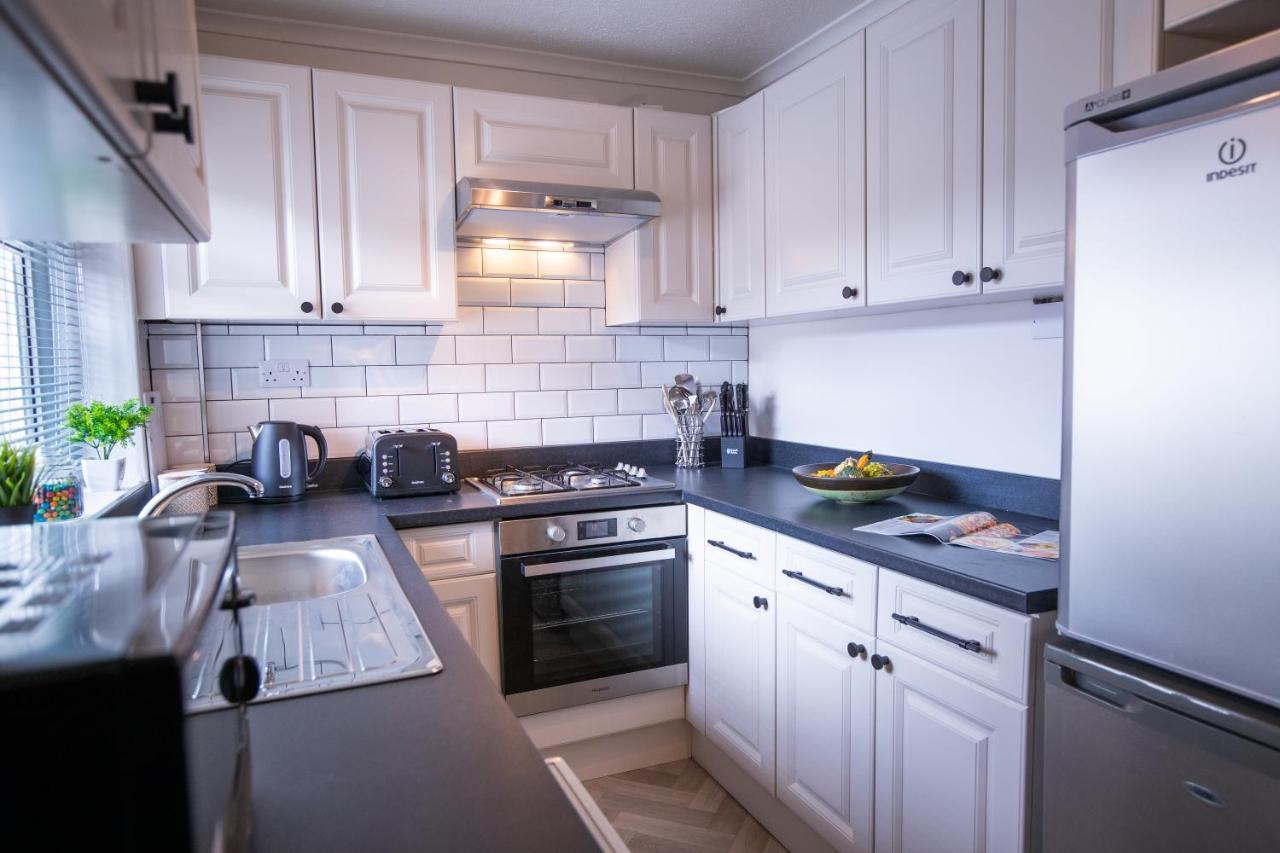 Saltbox Properties- Large!! 3 Bed, 3 Bath House, Parking, Fast Wifi, Town Centre Location! Sleeps 6 Ashby-de-la-Zouch Zewnętrze zdjęcie